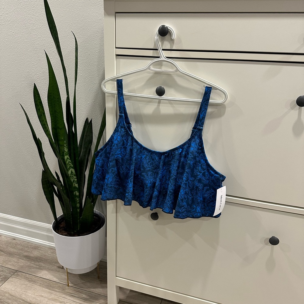 Meet Curve 3xl brand new, never worn bikini top.